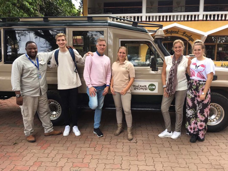 Gio Latooy und seine Familie auf Safari in Tansania