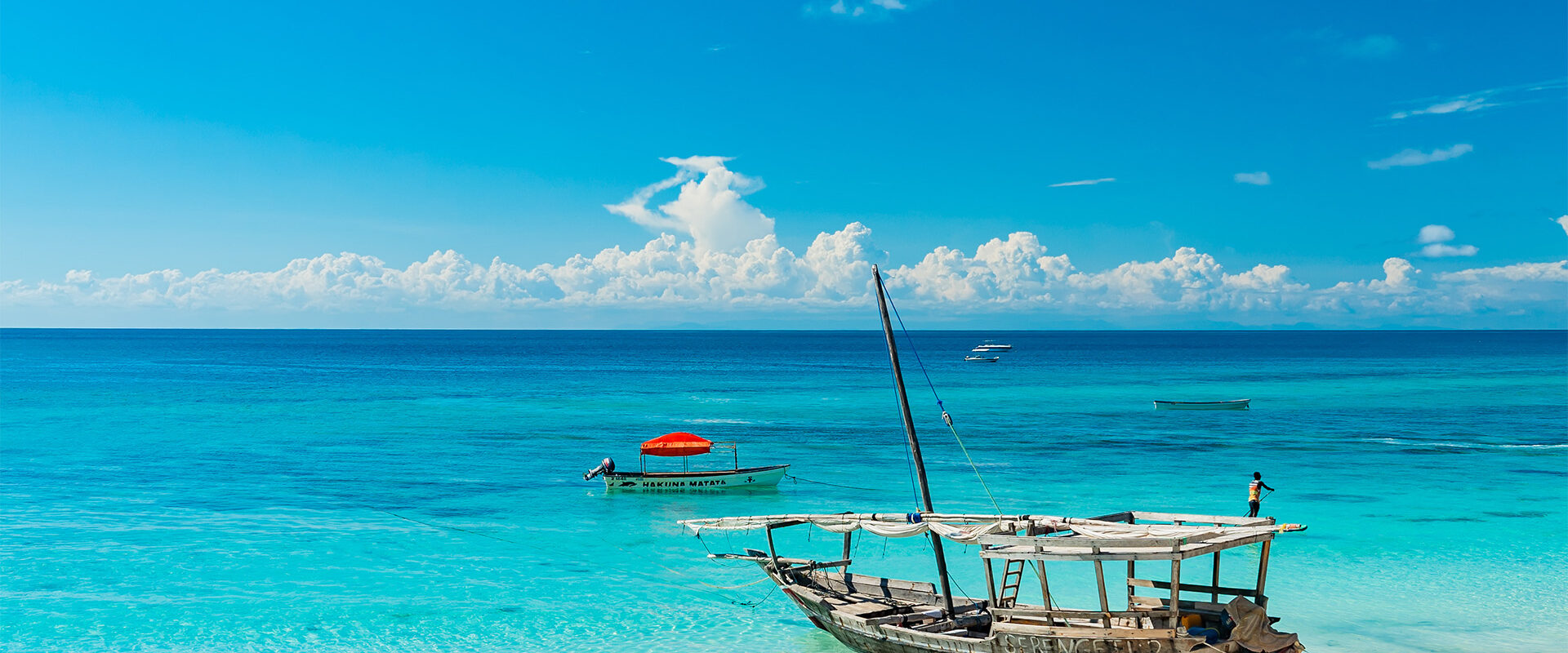 Boot am Strand der Insel Sansibar